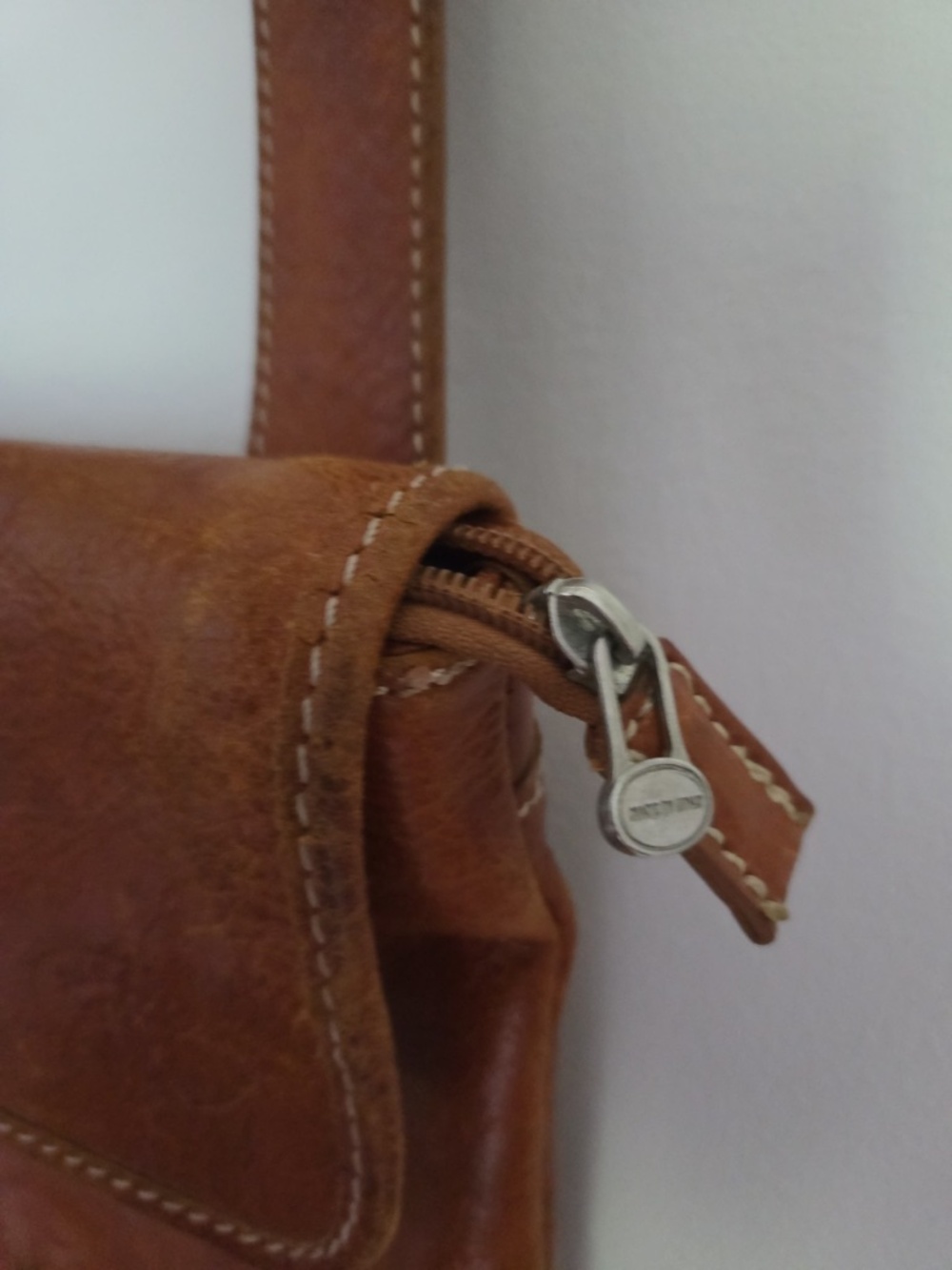 Genuine Alessia Italian Leather Brown Saddle Messenger Bag - Picture 3 of 15